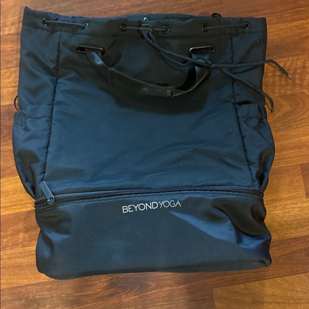 Excellent Condition Beyond Yoga Midnight Black Backpack